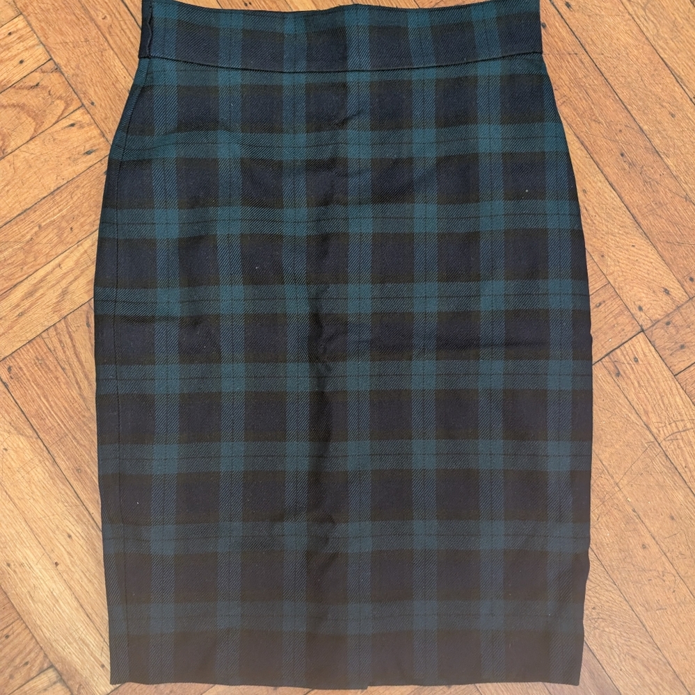 Ann Taylor Green Plaid Pencil Skirt, size 0
